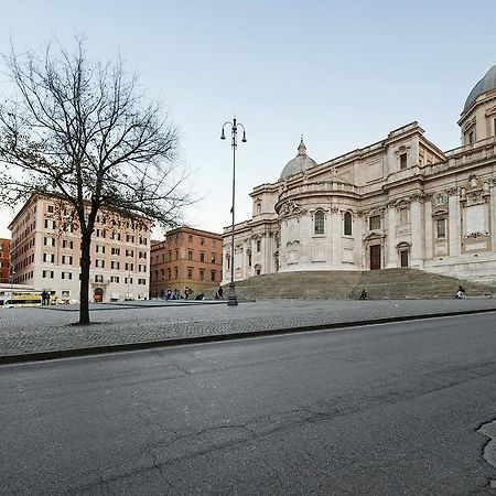 White Flat Colosseo ローマ エクステリア 写真